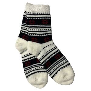 NWOT Yaktrax Cabin Socks